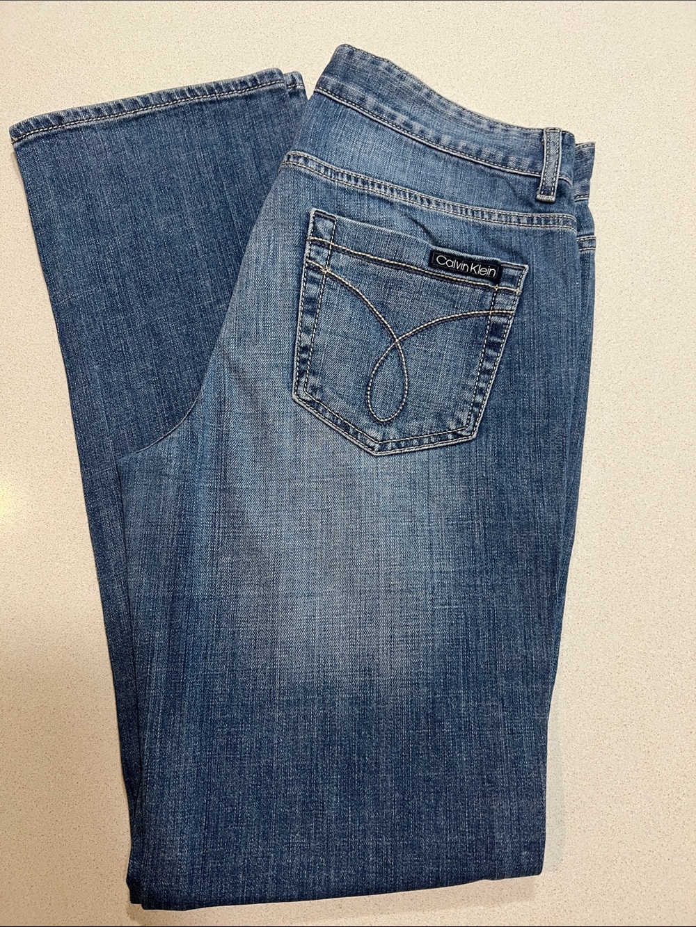 Calvin Klein Women’s Straight Leg Denim Jean. Mid-Rise  Sz 29/8. 31” inseam